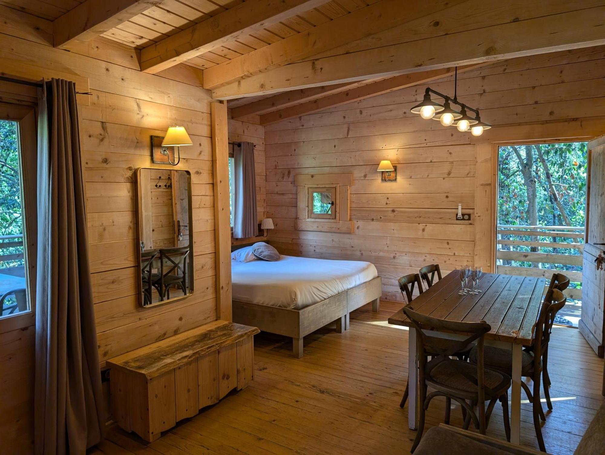 Les Cabanes Dans Les Bois Logis Hotel Villedubert Kültér fotó