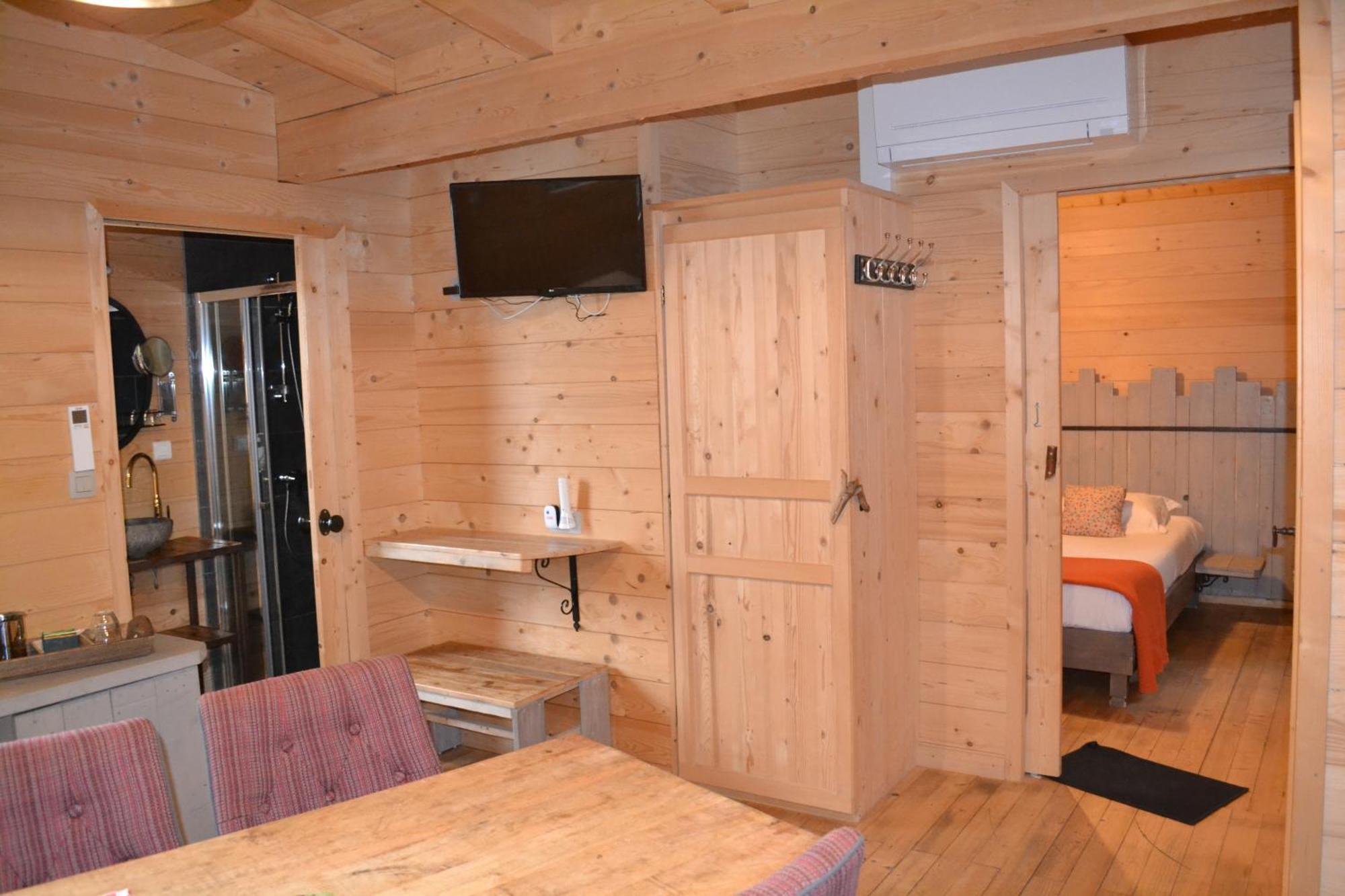 Les Cabanes Dans Les Bois Logis Hotel Villedubert Kültér fotó
