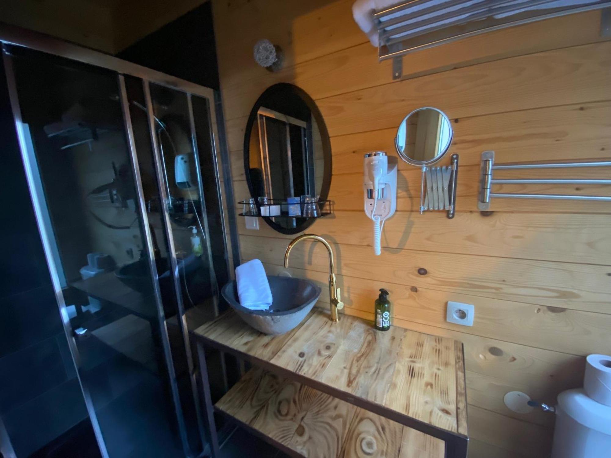 Les Cabanes Dans Les Bois Logis Hotel Villedubert Kültér fotó