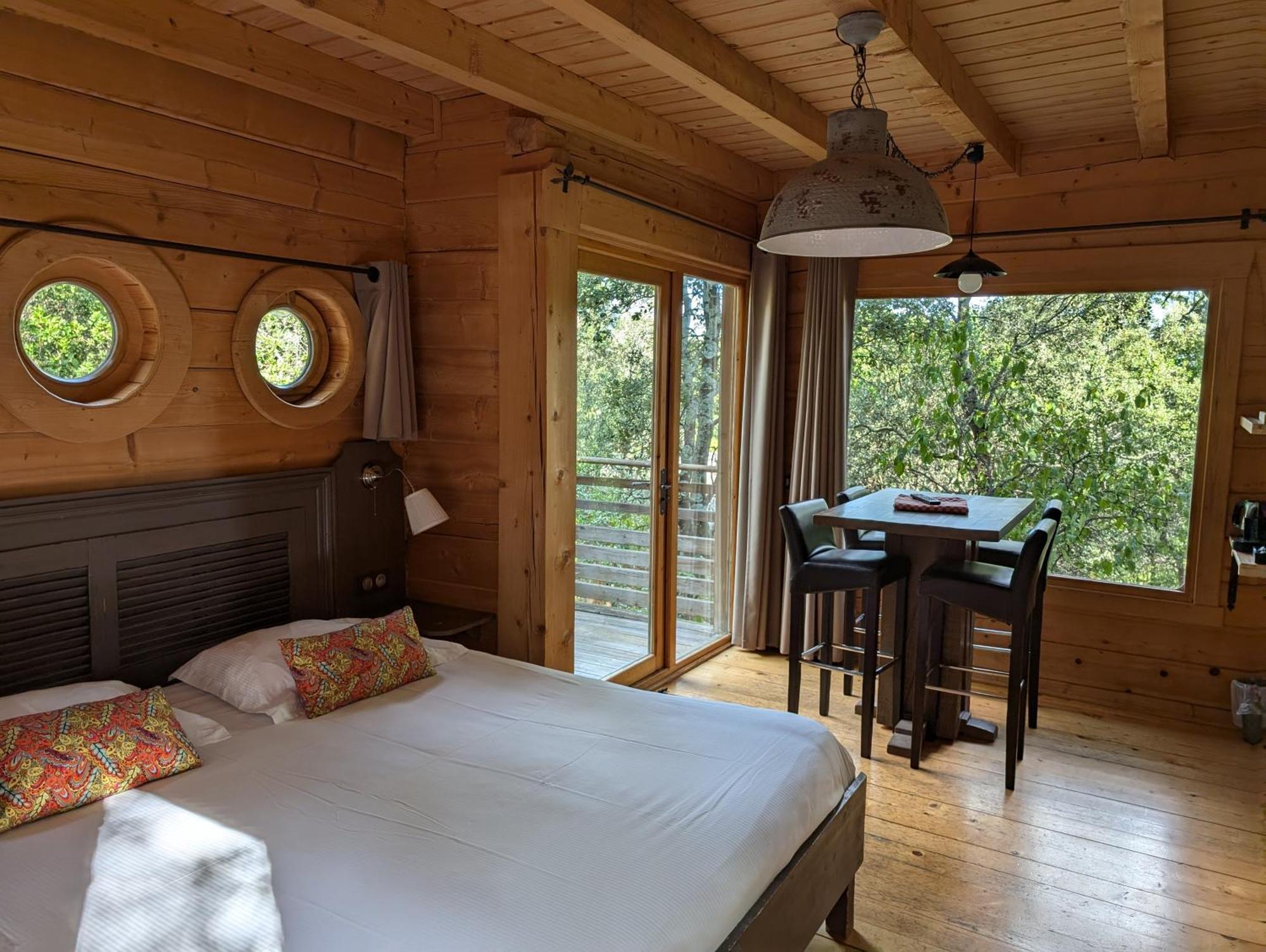Les Cabanes Dans Les Bois Logis Hotel Villedubert Kültér fotó