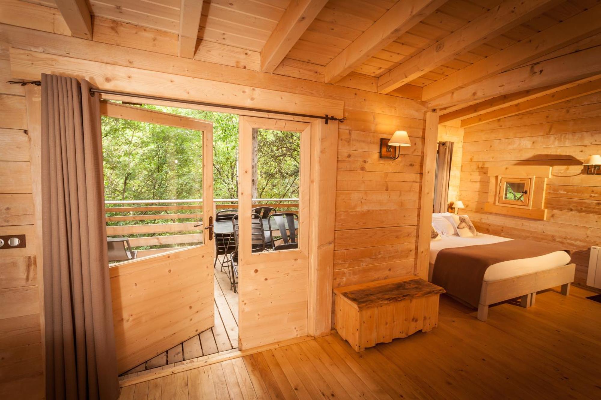 Les Cabanes Dans Les Bois Logis Hotel Villedubert Kültér fotó