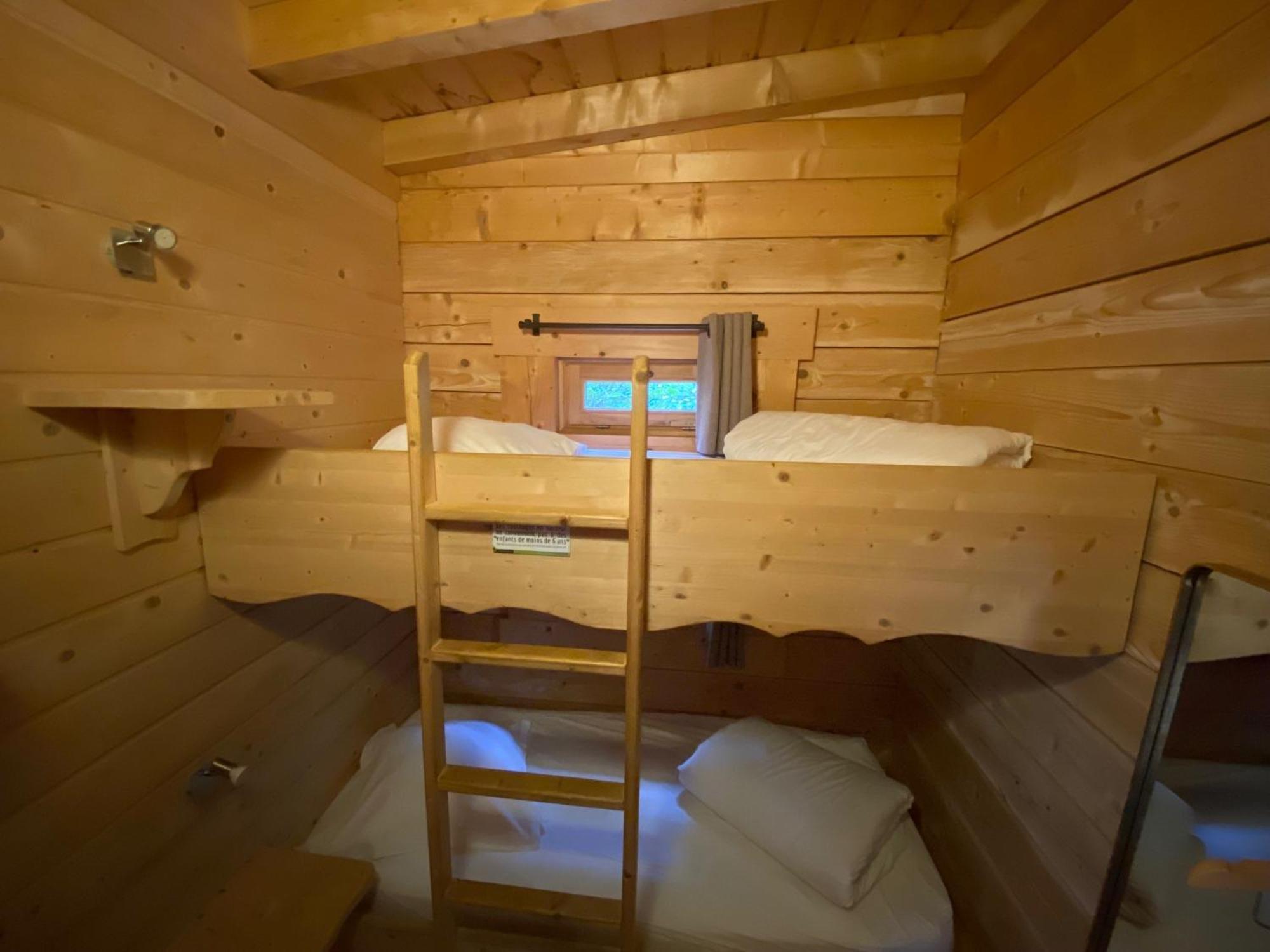 Les Cabanes Dans Les Bois Logis Hotel Villedubert Kültér fotó