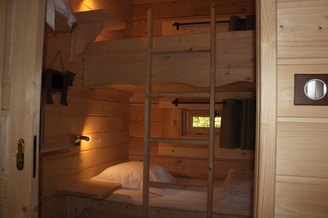 Les Cabanes Dans Les Bois Logis Hotel Villedubert Kültér fotó