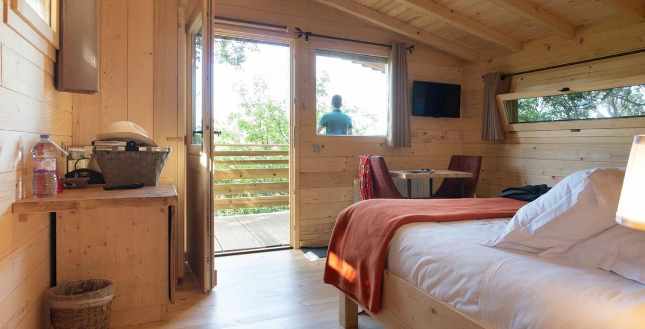 Les Cabanes Dans Les Bois Logis Hotel Villedubert Kültér fotó